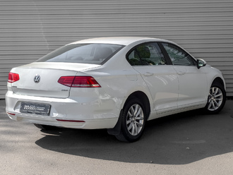 фото Volkswagen Passat B8 2015