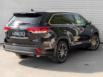 фото Toyota Highlander III 2018