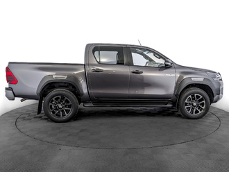 фото Toyota Hilux VIII 2021