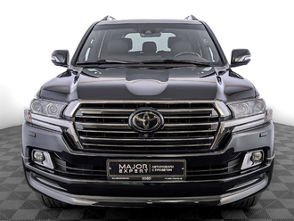 фото Toyota Land Cruiser 200 2018