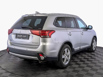 фото Mitsubishi Outlander III 2017