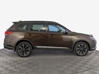 фото Mitsubishi Outlander III 2022