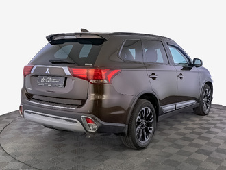 фото Mitsubishi Outlander III 2022