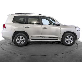 фото Toyota Land Cruiser 200 2016