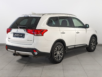 фото Mitsubishi Outlander III 2017