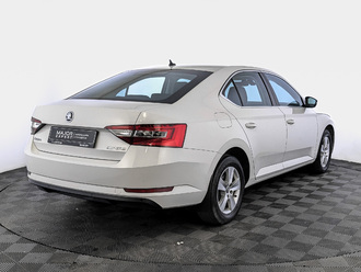 фото Skoda Superb III 2017