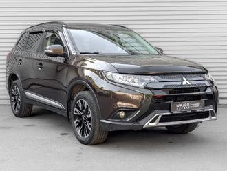 фото Mitsubishi Outlander III 2021