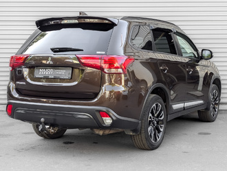 фото Mitsubishi Outlander III 2021