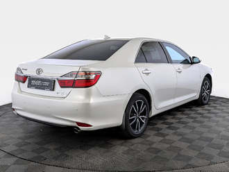 фото Toyota Camry VII 2017