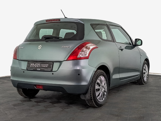 фото Suzuki Swift III 2012