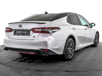 фото Toyota Camry VIII 2021