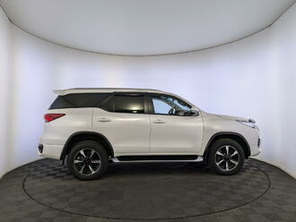 фото Toyota Fortuner II 2019