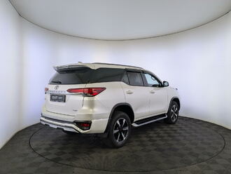 фото Toyota Fortuner II 2019