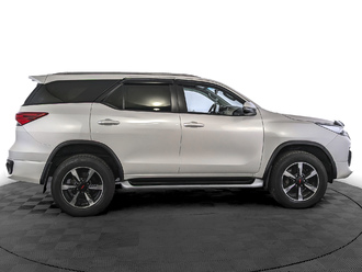 фото Toyota Fortuner II 2019