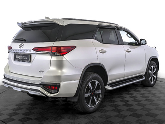 фото Toyota Fortuner II 2019