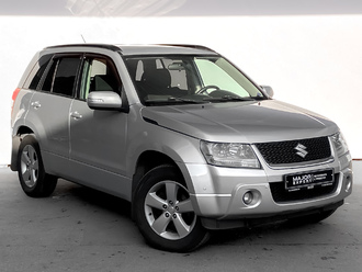 фото Suzuki Grand Vitara II 2011