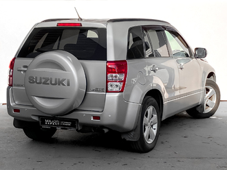 фото Suzuki Grand Vitara II 2011