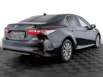 фото Toyota Camry VIII 2019