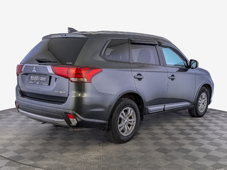 фото Mitsubishi Outlander III 2017