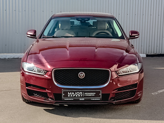 фото Jaguar XE 2015