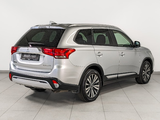 фото Mitsubishi Outlander III 2018