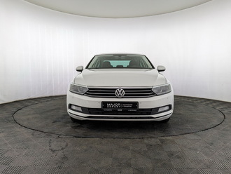 фото Volkswagen Passat B8 2016