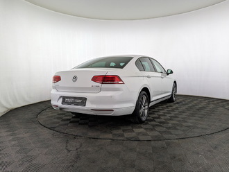 фото Volkswagen Passat B8 2016