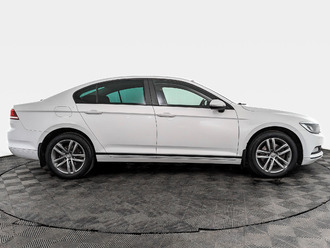 фото Volkswagen Passat B8 2016