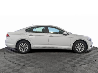 фото Volkswagen Passat B8 2019