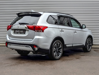 фото Mitsubishi Outlander III 2022