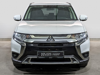 фото Mitsubishi Outlander III 2021