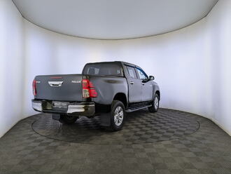 фото Toyota Hilux VIII 2018