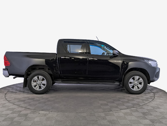 фото Toyota Hilux VIII 2018