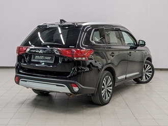 фото Mitsubishi Outlander III 2020