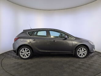 фото Opel Astra J 2011