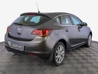 фото Opel Astra J 2011