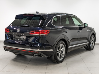 фото Volkswagen Touareg III 2020