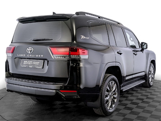 фото Toyota Land Cruiser 300 2021