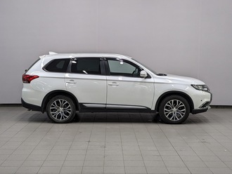 фото Mitsubishi Outlander III 2018