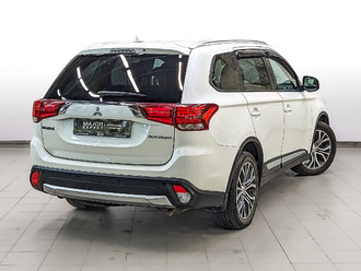 фото Mitsubishi Outlander III 2018