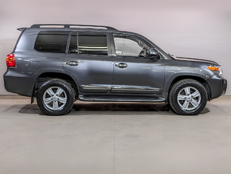 фото Toyota Land Cruiser 200 2015