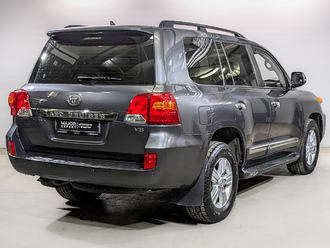 фото Toyota Land Cruiser 200 2015