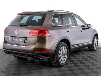 фото Volkswagen Touareg II 2014