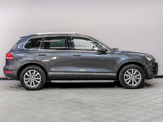 фото Volkswagen Touareg II 2014