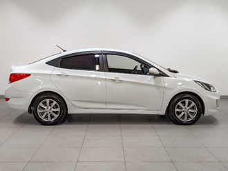 фото Hyundai Solaris I 2012