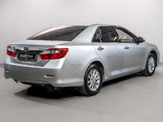 фото Toyota Camry VII 2011