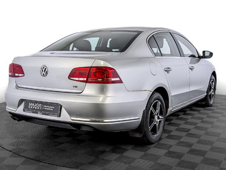 фото Volkswagen Passat B7 2012