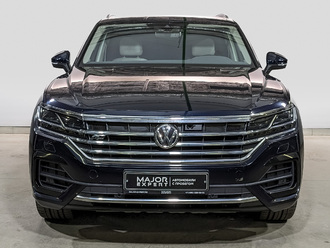 фото Volkswagen Touareg III 2018