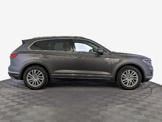 фото Volkswagen Touareg III 2021