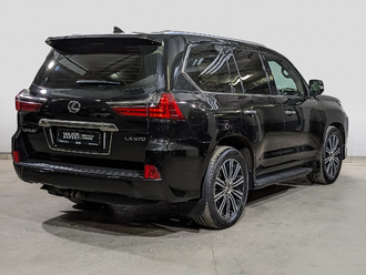 фото Lexus LX III 2020